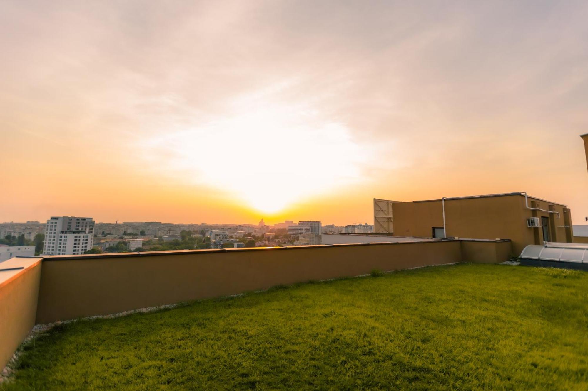 Sunset Apartment - Central Apt With Rooftop Garden ブカレスト エクステリア 写真