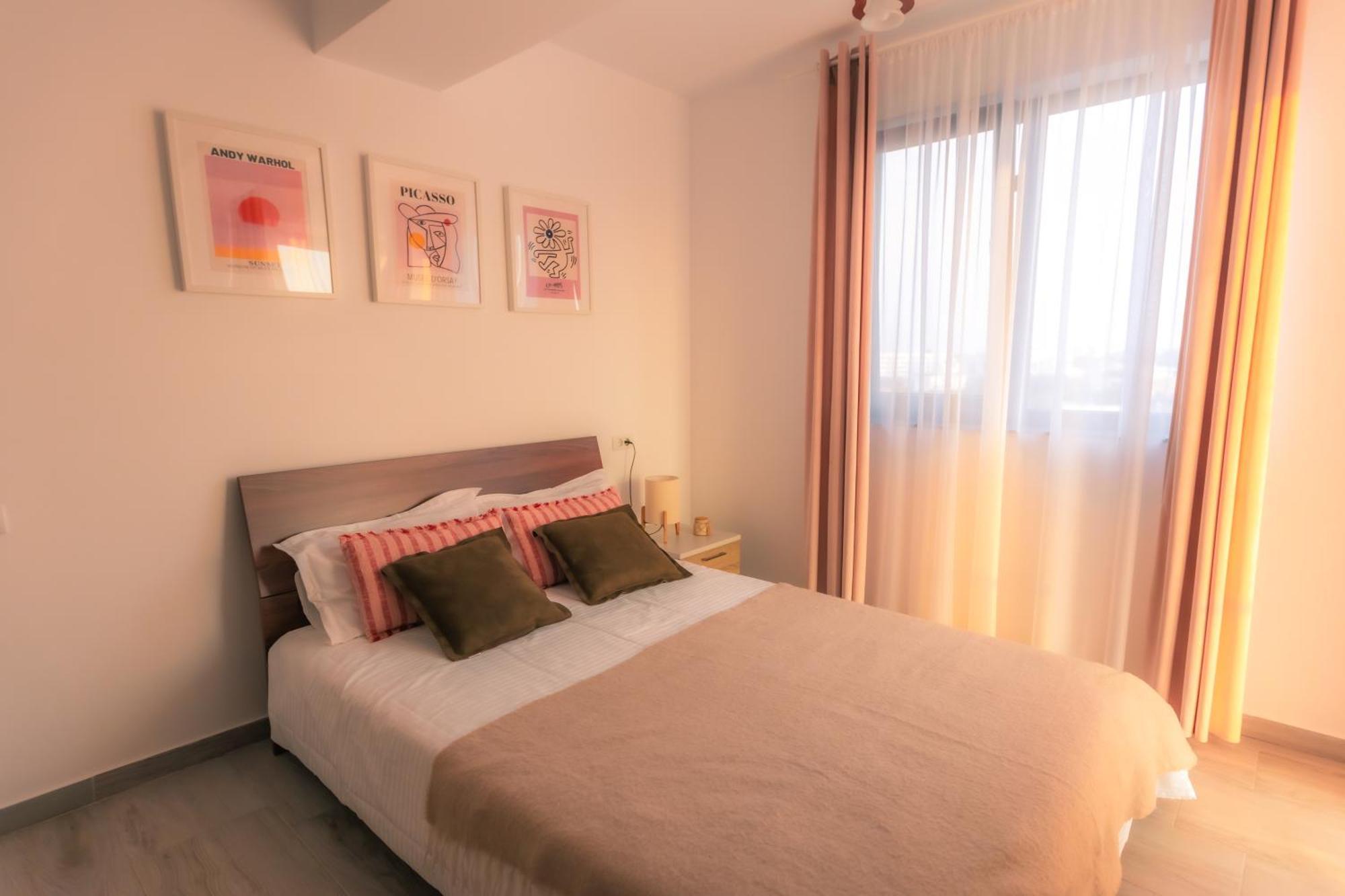 Sunset Apartment - Central Apt With Rooftop Garden ブカレスト エクステリア 写真